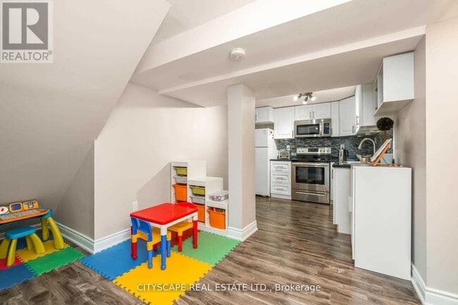 Photo - 6103 Silken Laumann Way