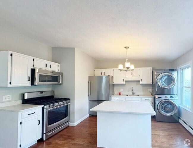 Building Photo - 211 London St Unit 2 Rental