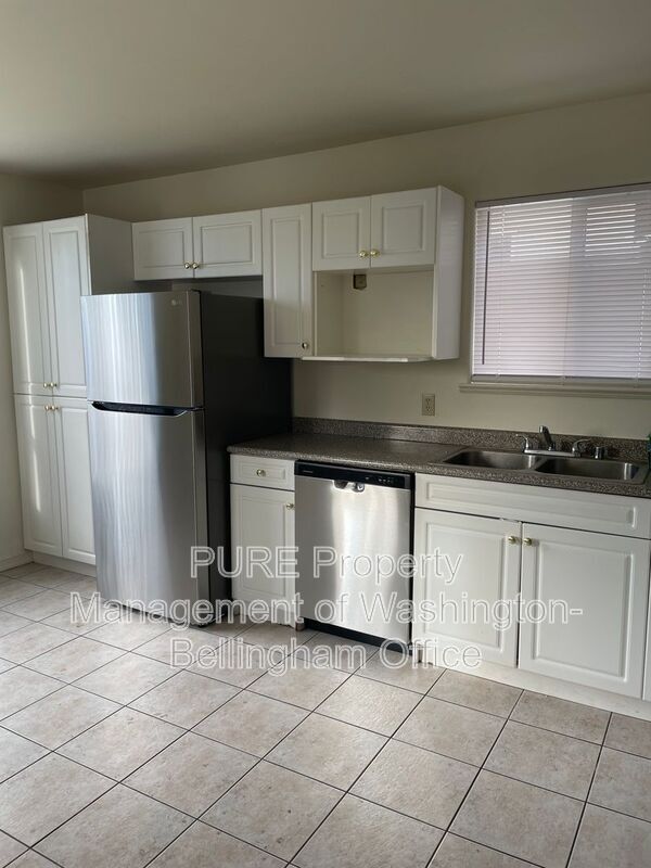 Photo - 3013 Pacific St