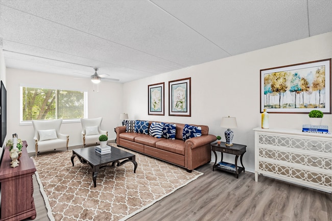 37951-1_2.jpg - Paradise Gardens 55+ Senior Apartments