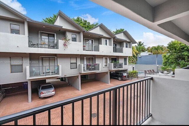 Photo - 2997 Bridgeport Ave