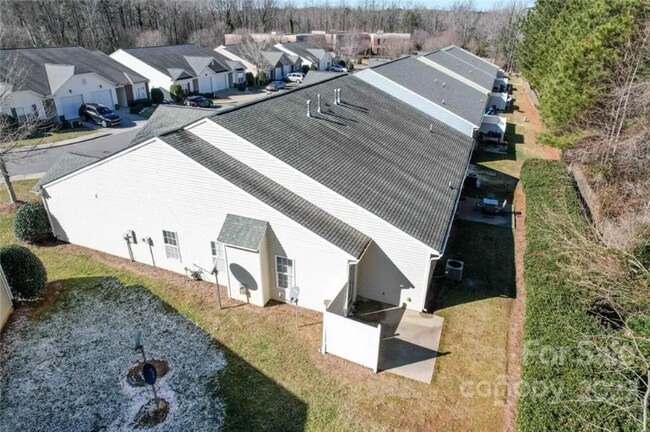 Photo - 5814 Bradford Lake