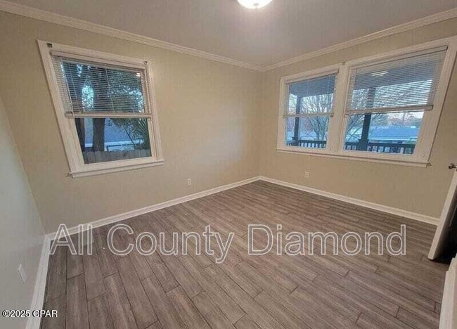 Photo - 215 Harris Ave