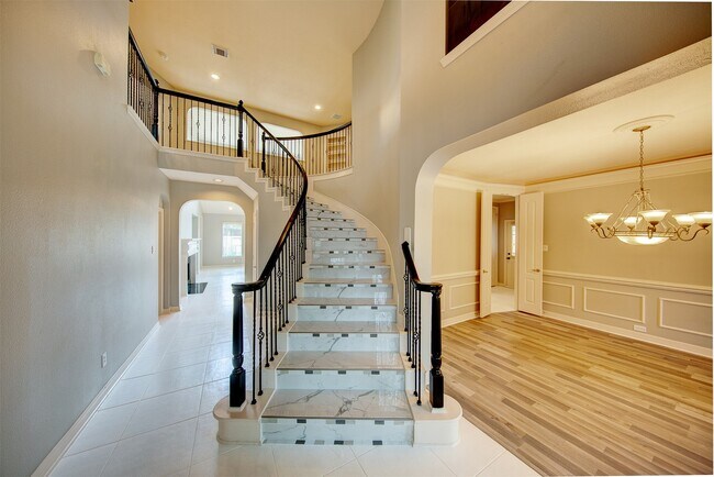 Photo - 3430 Queensburg Ln