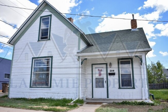 Building Photo - 208 E Sheridan St