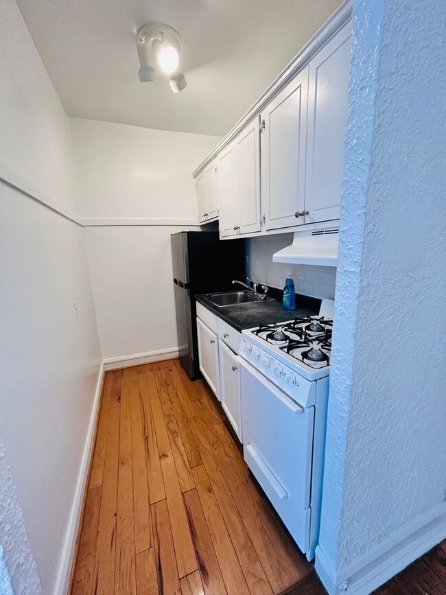 Photo - Winthrop Manor