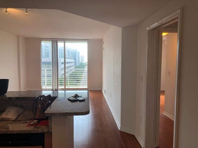 Photo - 18800 NE 29th Ave Unidad 710