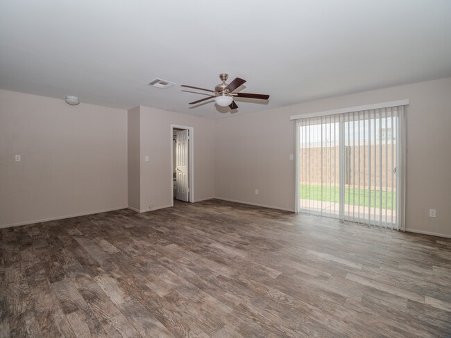 Photo - 7014 E Holly St