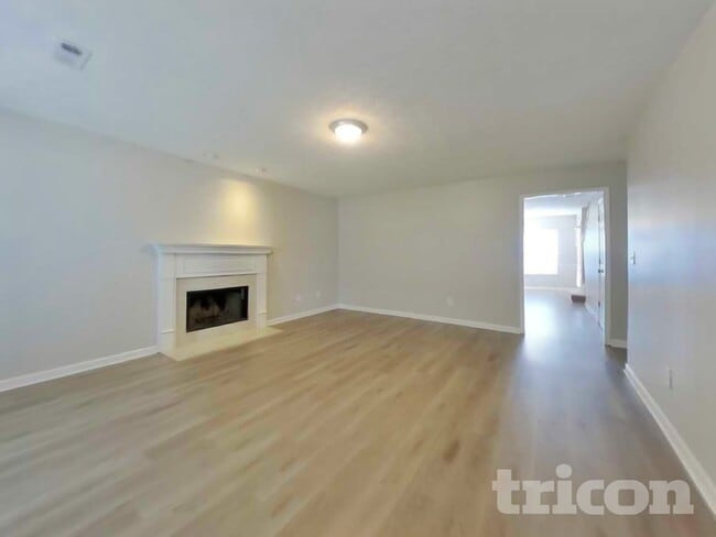 Photo - 3001 Deer Trail Dr