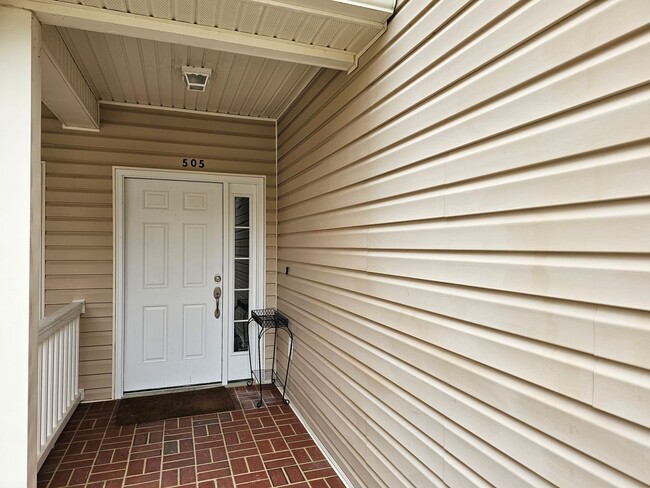 Photo - Townhome Off The Parkway With 1 Car Garage