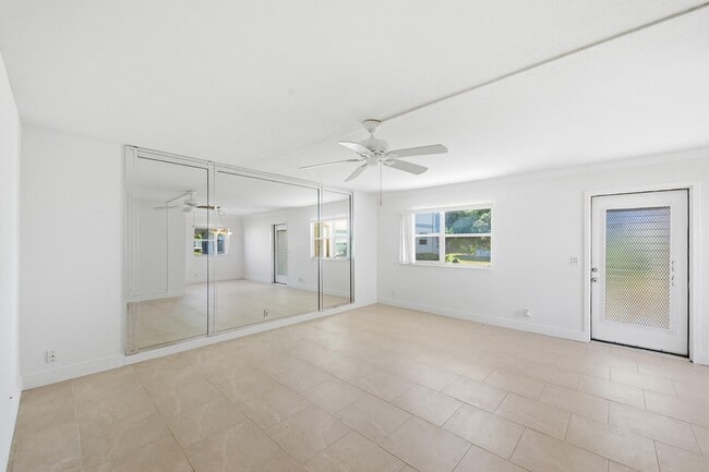 Photo - 452 Brittany Dr