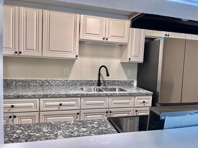 Cocina - 705 Vouray Dr Unidad 705 Vouray