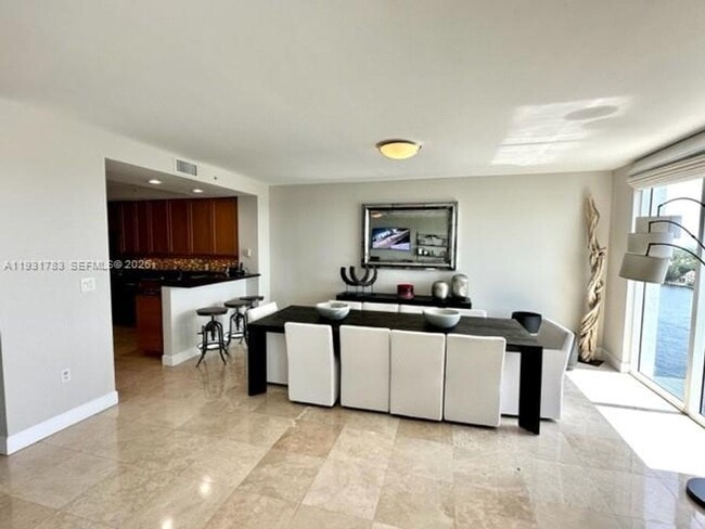 Photo - 20201 E Country Club Dr