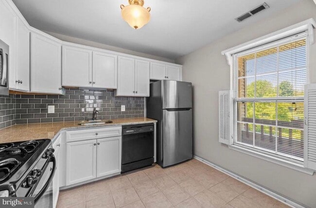 3204 Danbury Ct