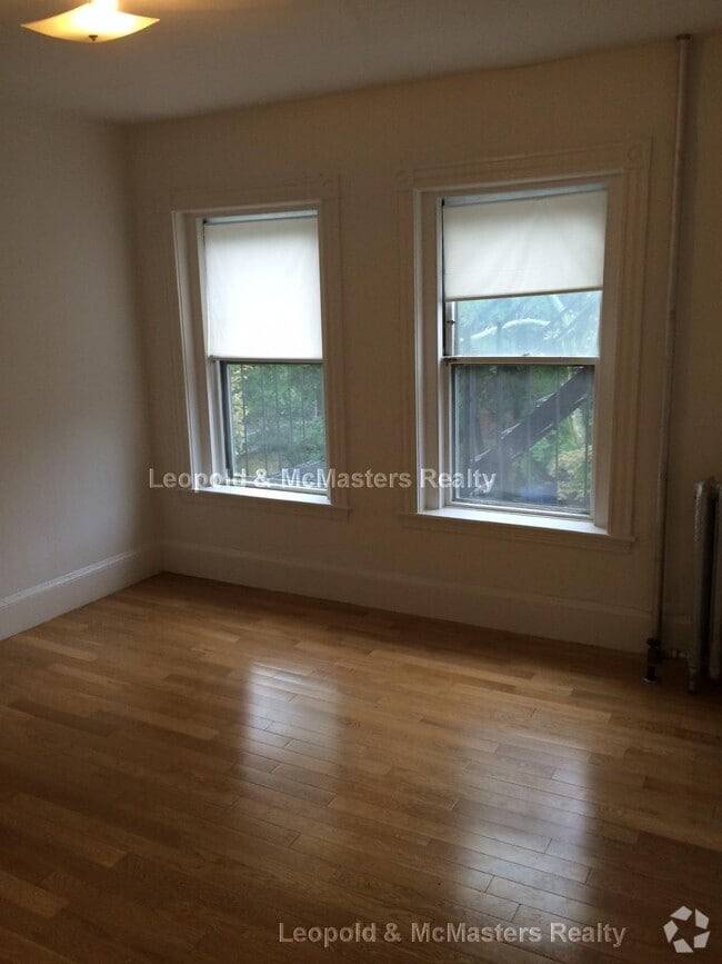 Building Photo - 146 Oxford St Rental