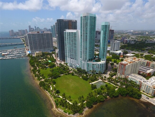Building Photo - 1900 N Bayshore Dr Unit 4112 Rental