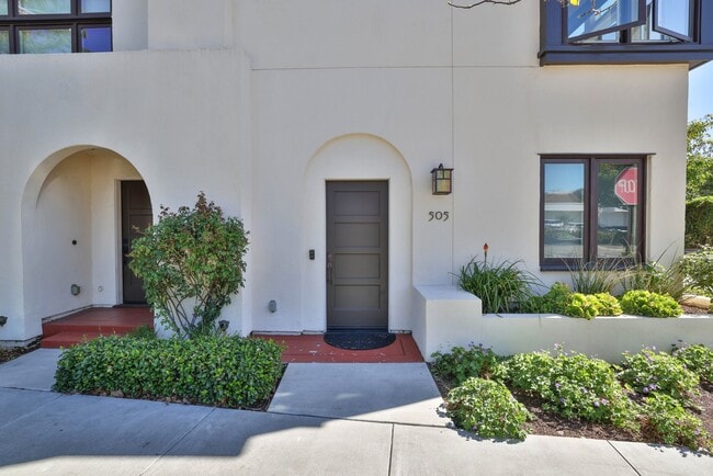 Photo - Modern 3-Bedroom Townhome with Rooftop Dec...