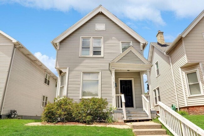 Building Photo - 2407 N Oakland Ave Rental