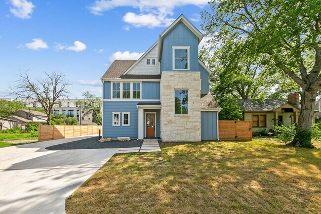 Photo - 917 E 37th St Unidad 1