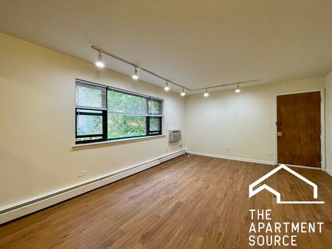 Photo - 6002 N Kenmore Ave Unidad 106