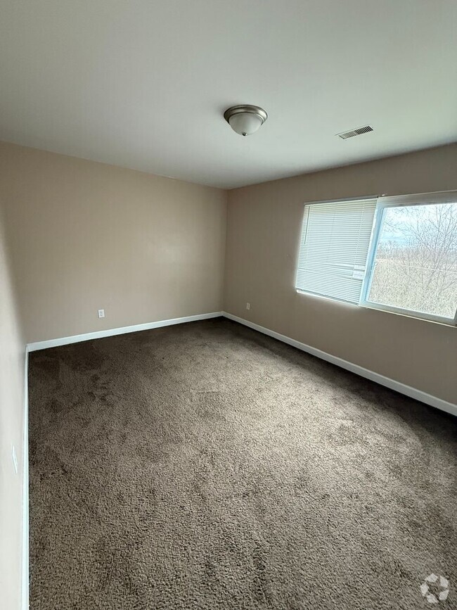 Building Photo - 230 Tedmark Ct Unit Apt 3