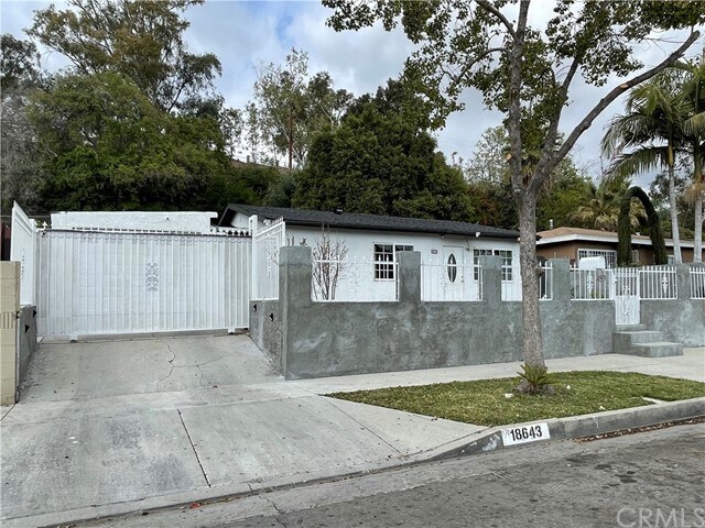 Photo - 18643 Renault St