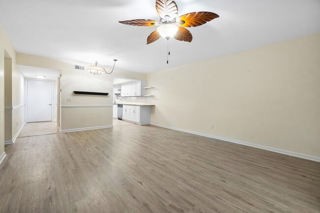 Photo - 18081 SE Country Club Dr Unidad 32-318