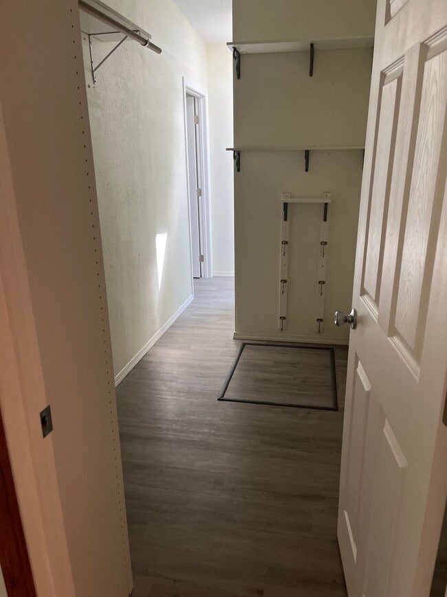 17704 N Hilltop Rd Unit #2