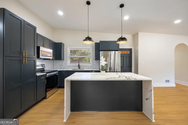 Photo - 2555 Flagstone Dr SE