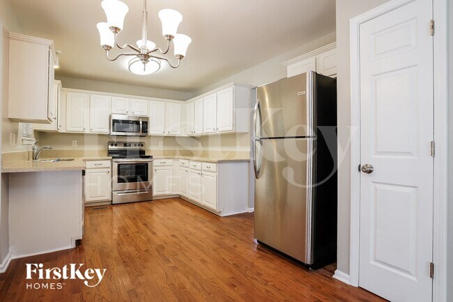 Photo - 3211 Bardwell Rd