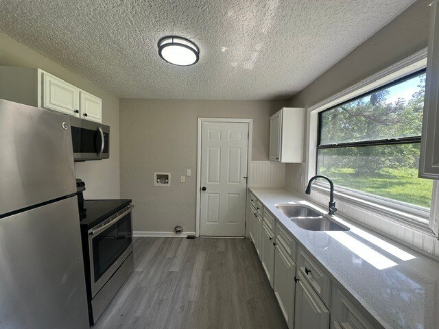 Photo - Bright And Renovated 3 Bedroom Home With Modern Updates
