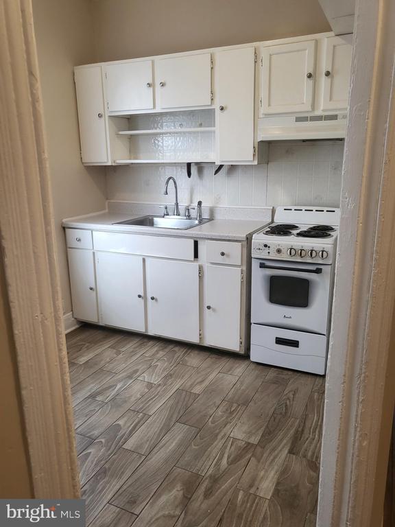 Photo - 5820 Arch St