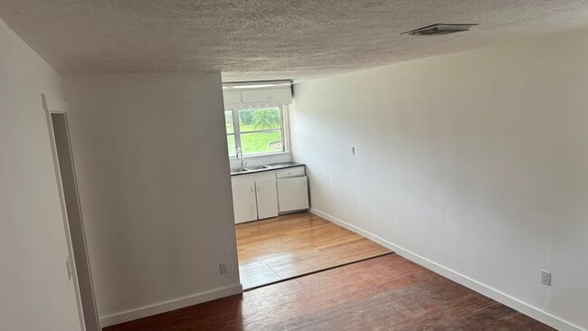 Photo - 5609 SE Jack Ave