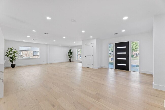 Photo - 12315 Barryknoll Ln