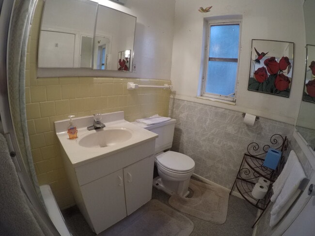 Photo - 18620 Wayne Rd