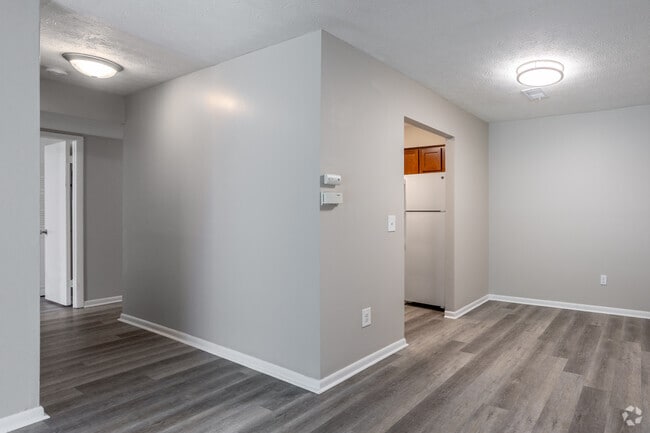 2 BR, 1 BA - 850 SF - Garden W/ Patio
