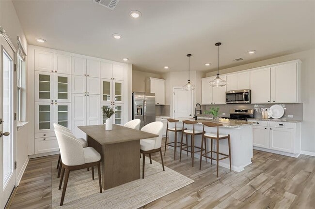 Photo - 121 Morning Dawn Ln