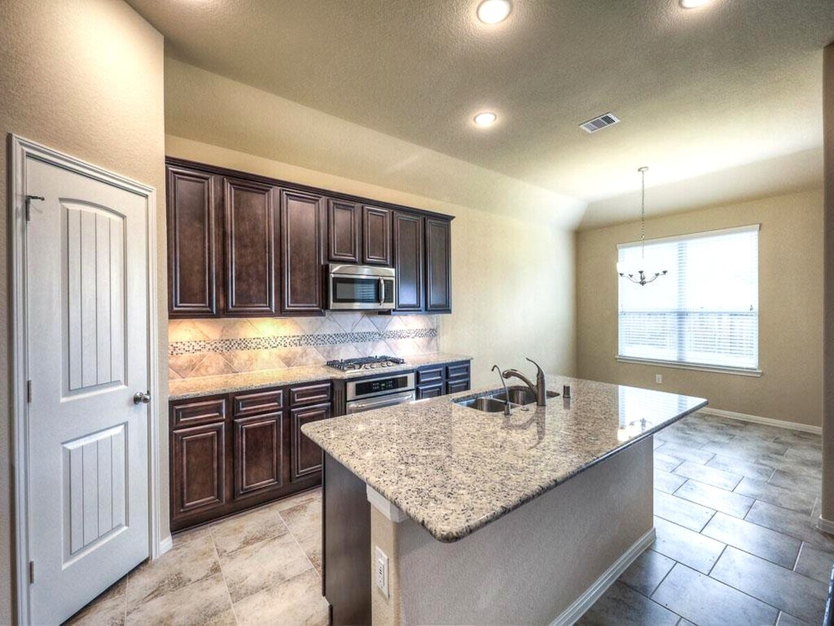 Photo - 1530 Holly Chase Ct