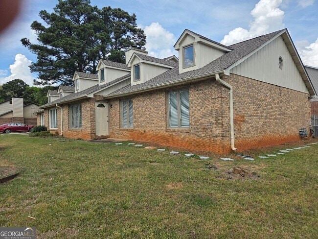 Building Photo - 2120 Fieldstone View Ct SE