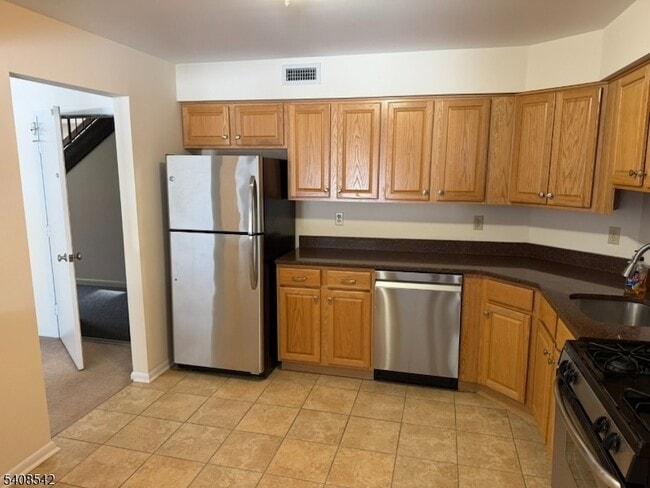 Photo - 172 Drake Ln