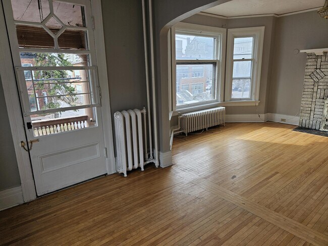 Photo - 209 Rue Wilbrod St Unité 2