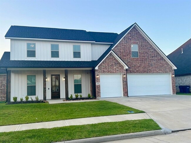 Building Photo - 112 Pindo Palm Dr
