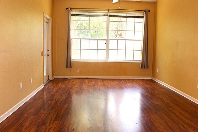 Photo - Lovely condo for Rent