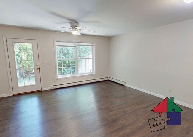 Building Photo - Beautiful Milton 2 Bedroom - Attached Garage!
