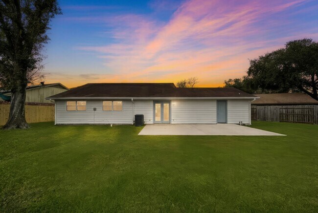 Photo - 9602 Lawngate Dr