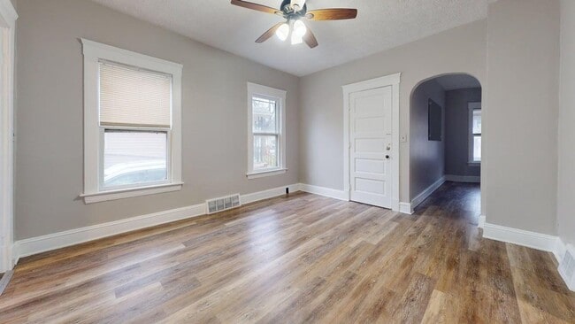 Building Photo - 3505 Meyer Ave Unit 3505 Meyer Ave Down