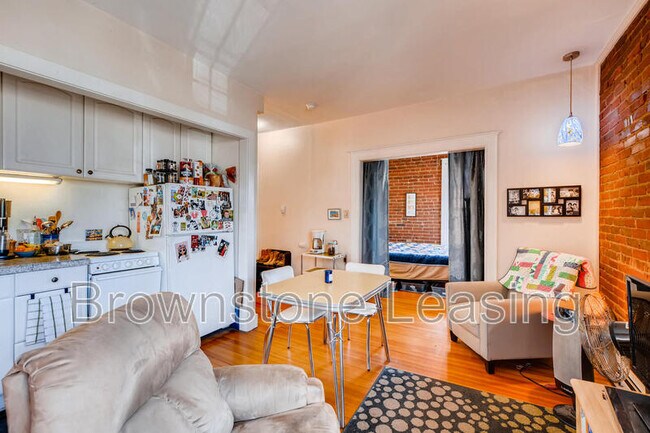 Photo - 1035 N Marion St Unit #2