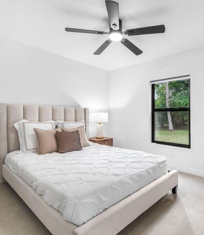 Photo - 608 SE 2nd Ave