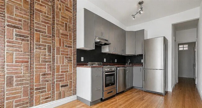105 Wilson Ave Unit 2L