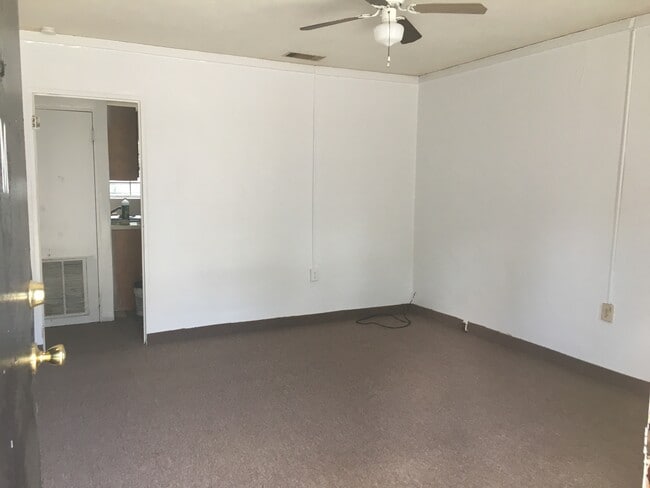 Building Photo - 2220 S Madison St Rental